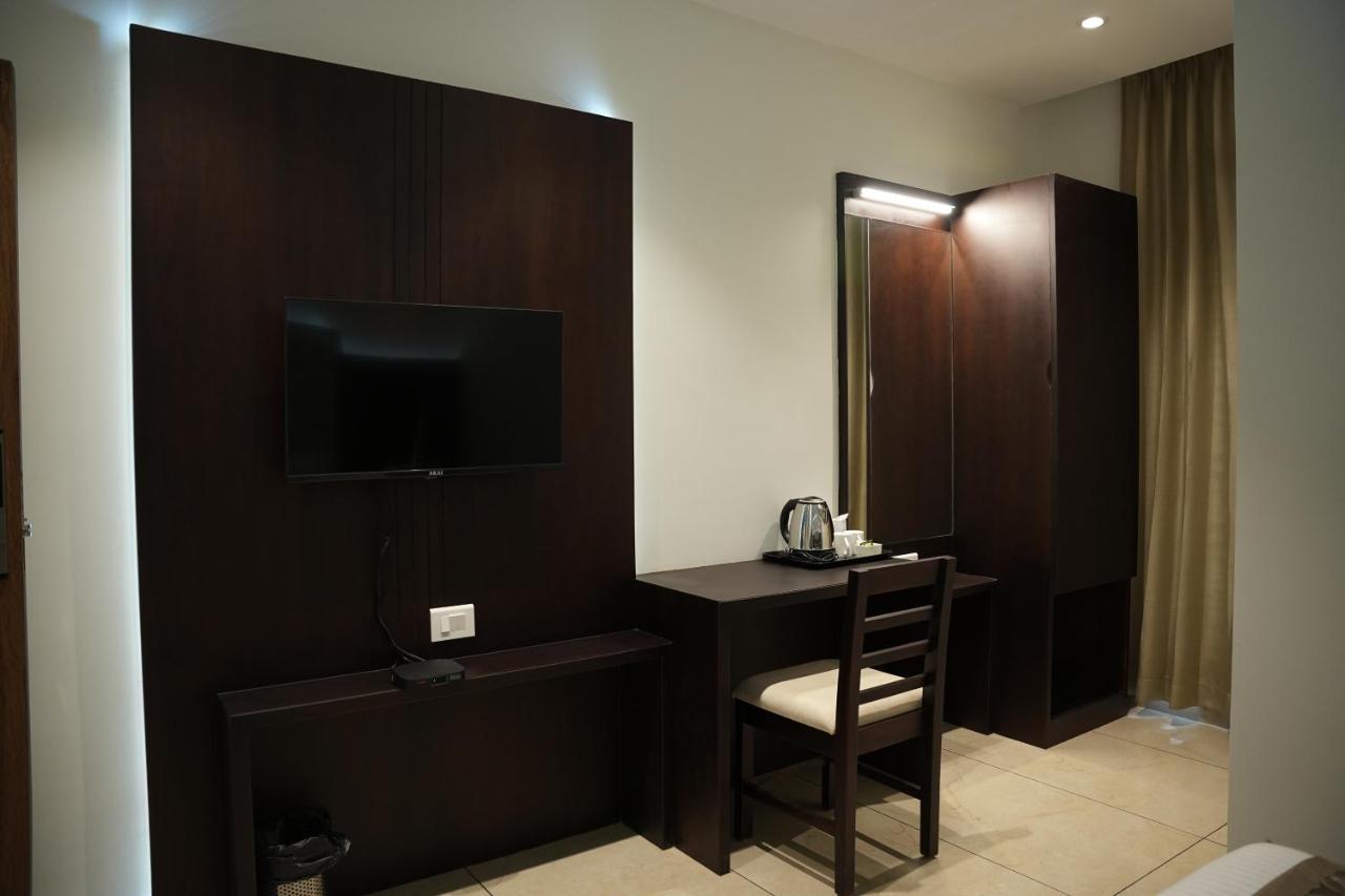 Sulu Residency Hotel Kochi Exterior photo